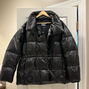 Land’s End NWOT black puffy women’s L Down filled coat 🧥